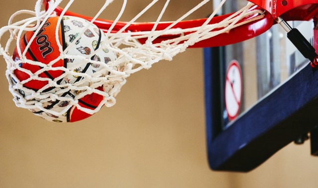 姚基金官宣慈善赛国内球星：王哲林吴前小丁3MVP领衔 对决布朗库兹马